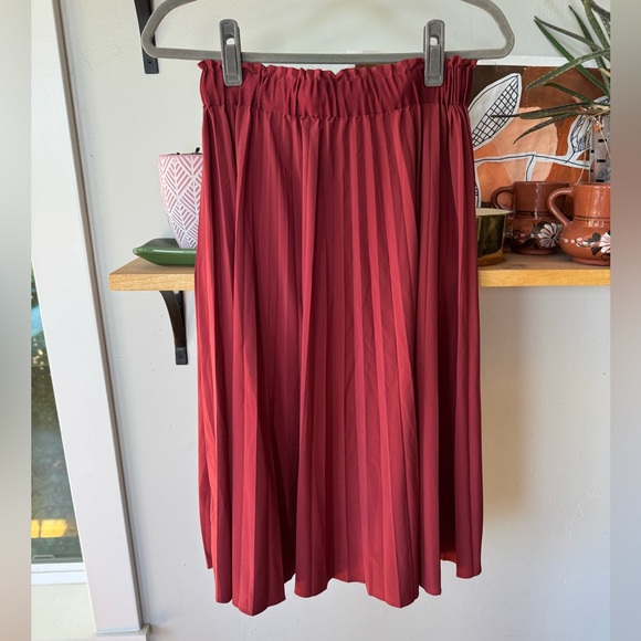 Athleta Hayes Burgundy Red Pleated Drawstring Waist Midi Skirt Size XS - Picture 6 of 13